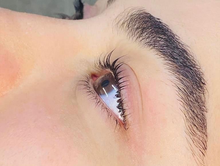 eyelash-curling