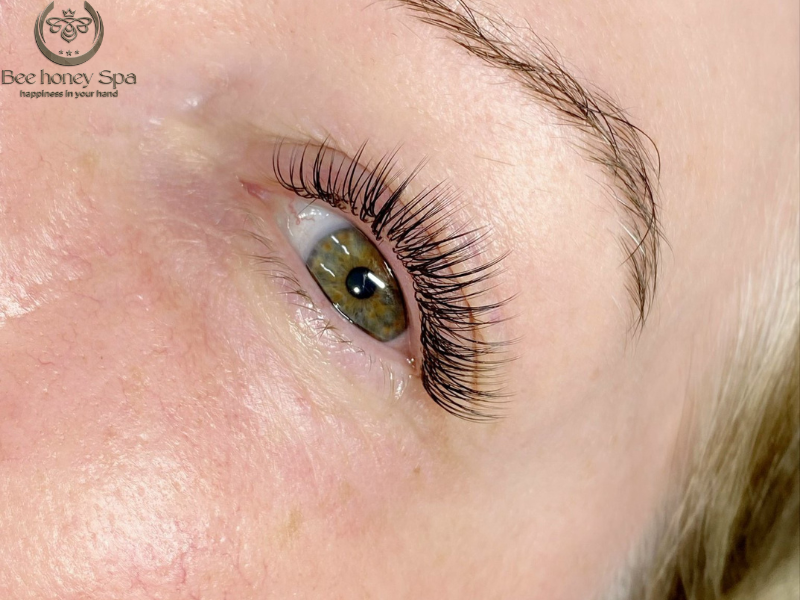 eyelash curling in danang