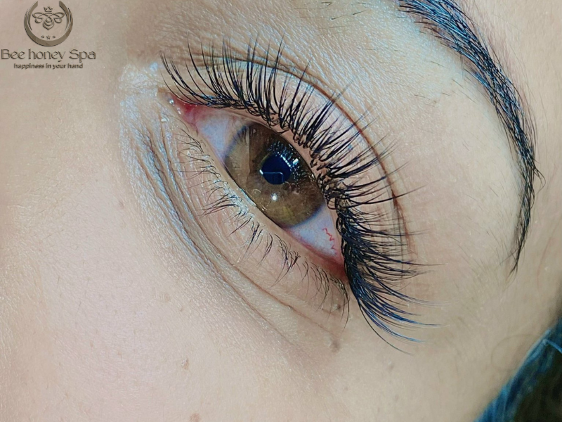 eyelash curling in danang