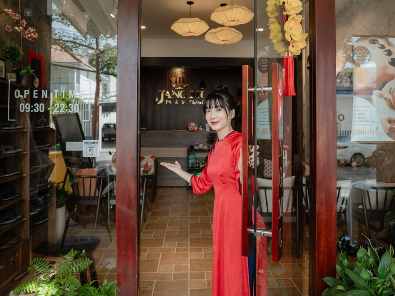 Jang Mi Spa & Massage features a modern Korean-inspired style and is a favorite choice for many visitors in Da Nang.